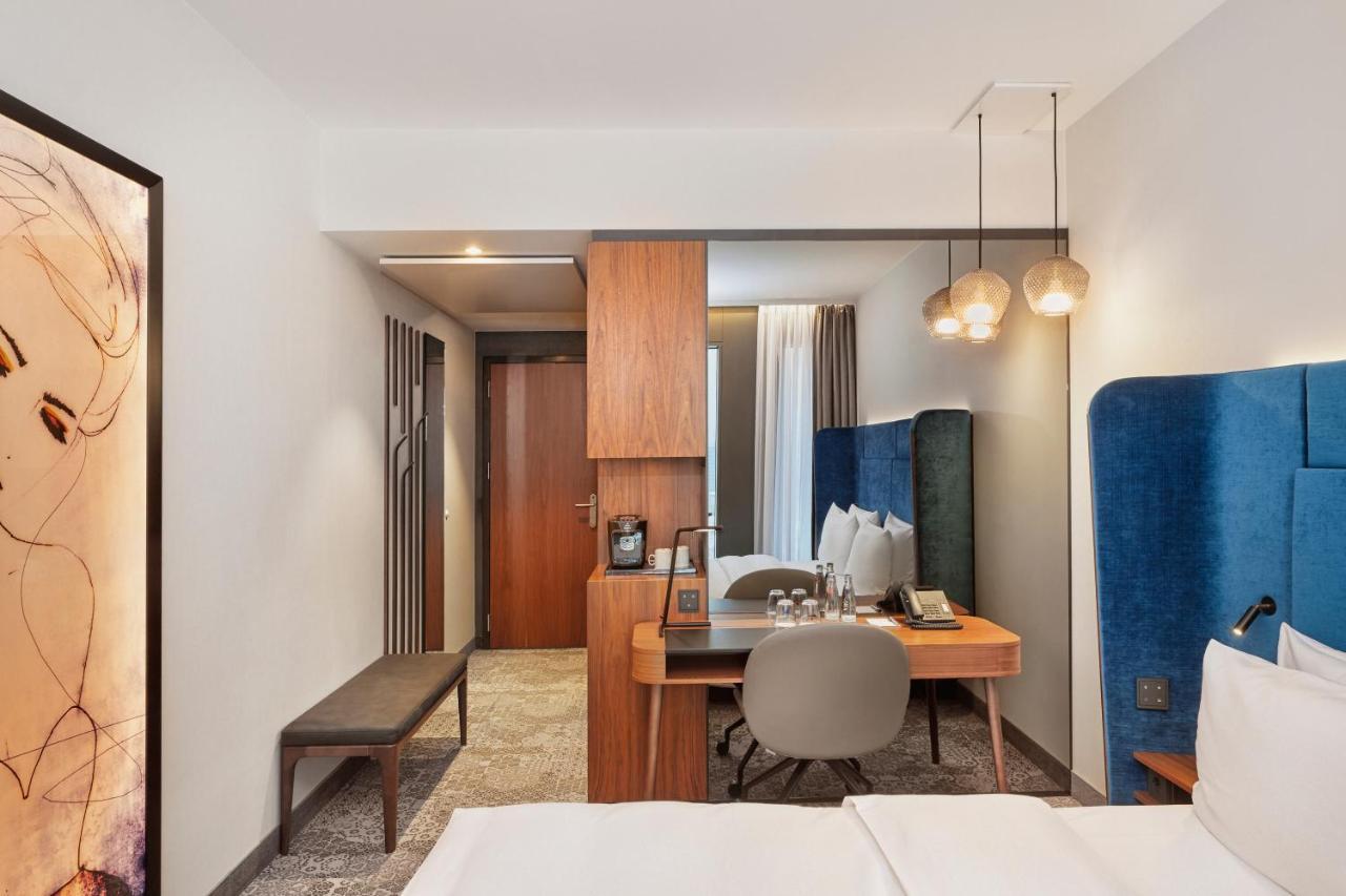 Hyperion Hotel Muenchen Экстерьер фото A room at the hotel