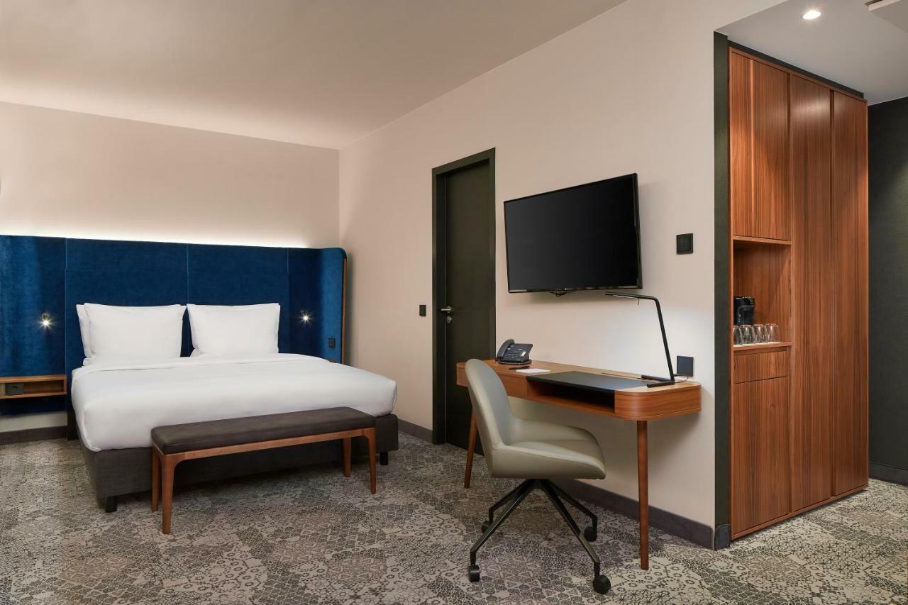 Hyperion Hotel Muenchen Экстерьер фото A room at the hotel