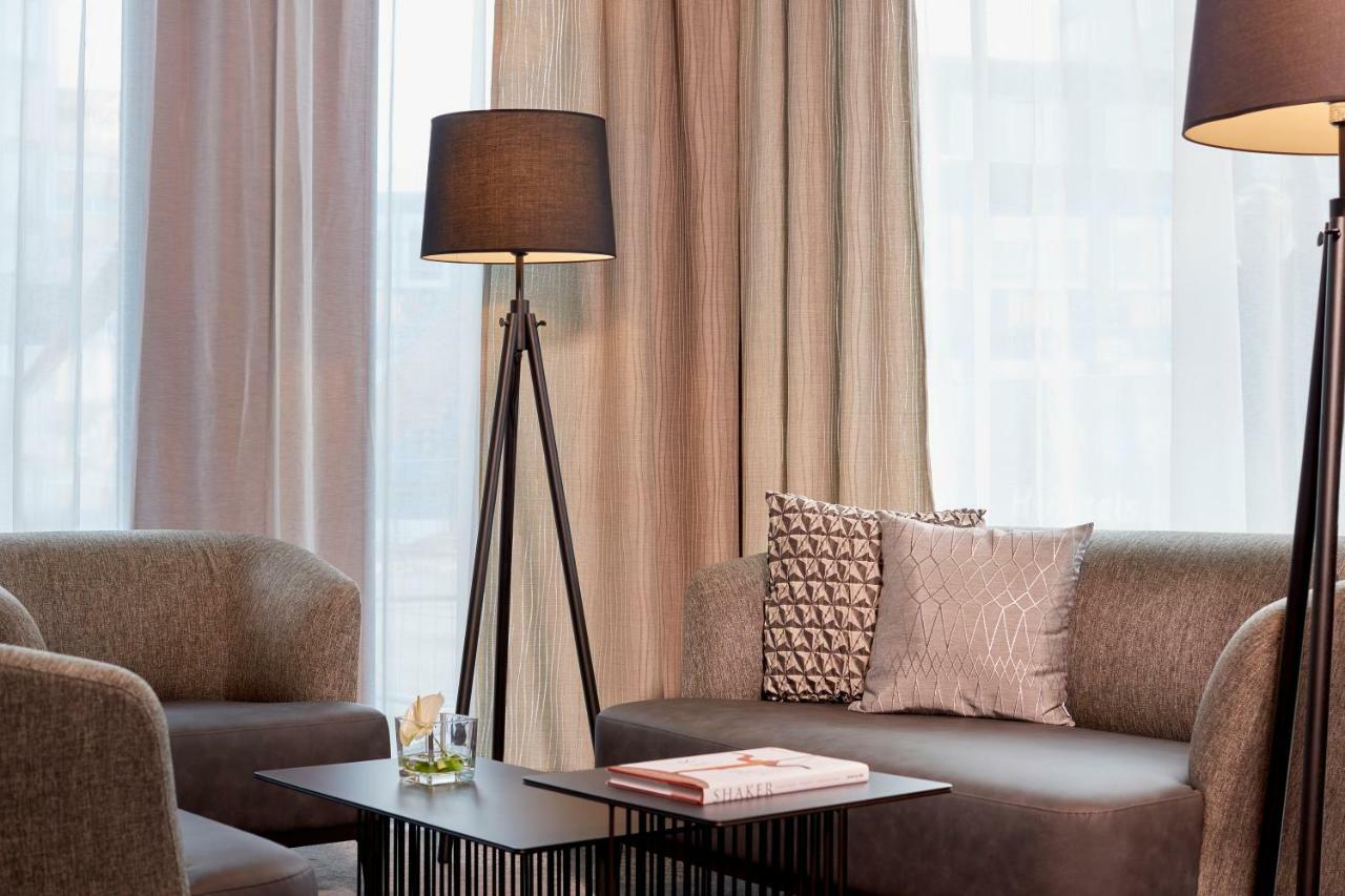 Hyperion Hotel Muenchen Экстерьер фото Floor lamp