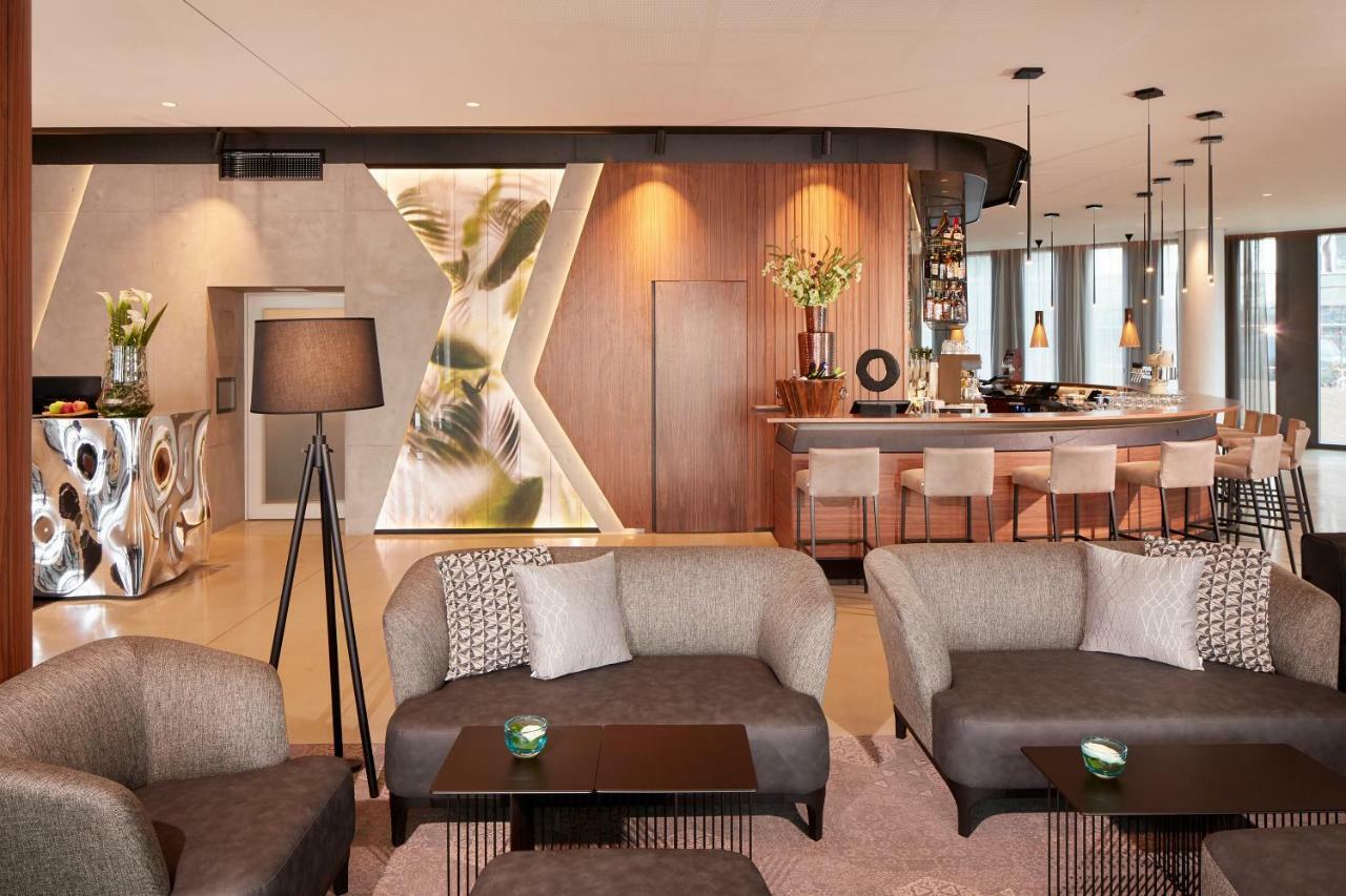 Hyperion Hotel Muenchen Экстерьер фото The lounge at the airport