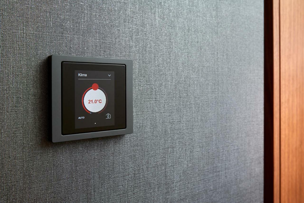 Hyperion Hotel Muenchen Экстерьер фото A wall-mounted thermostat