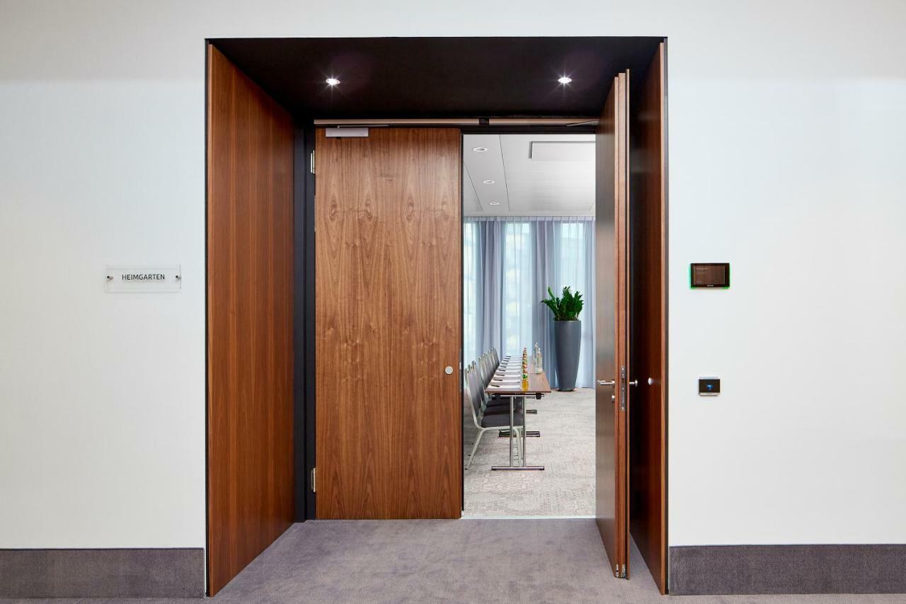 Hyperion Hotel Muenchen Экстерьер фото Automatic door